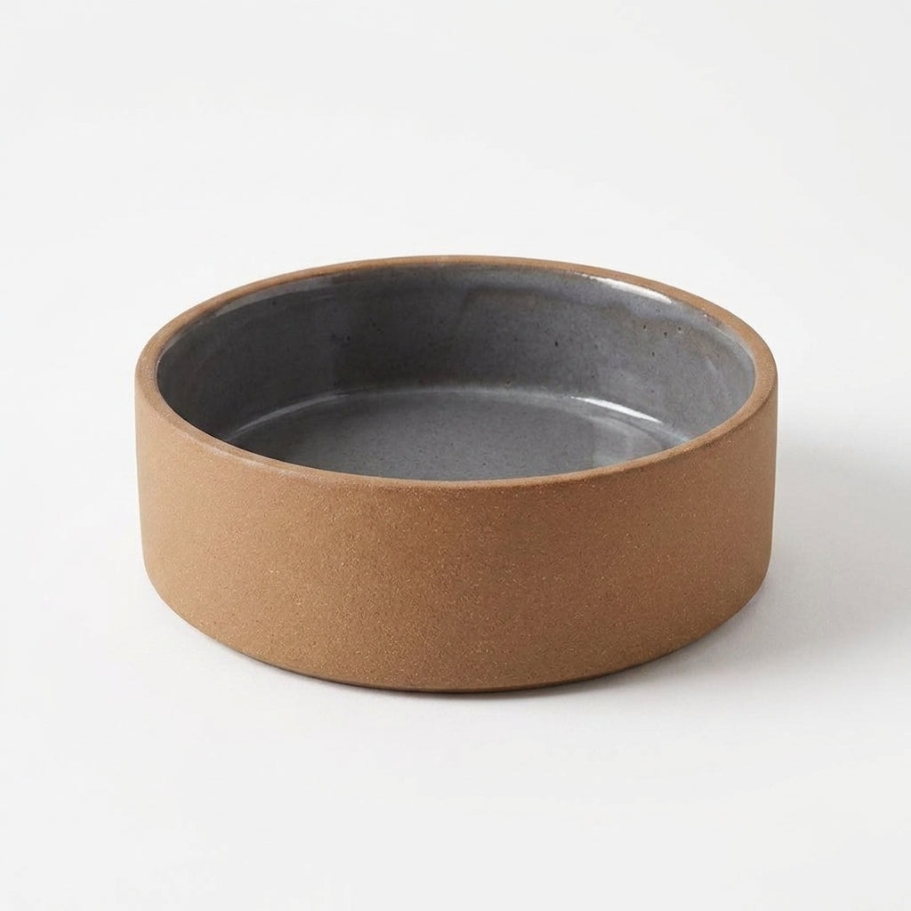 Comedouro Pet em cerâmica artesanal — tamanho 15 Ø x 5 CM, argila Cappuccino, esmalte Grafite