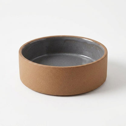 Comedouro Pet em cerâmica artesanal — tamanho 15 Ø x 5 CM, argila Cappuccino, esmalte Grafite