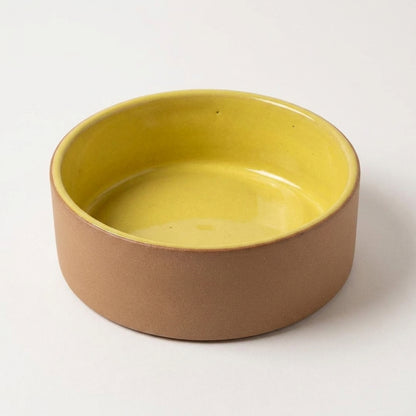 Comedouro Pet em cerâmica artesanal — tamanho 18 Ø x 6 CM, argila Cappuccino, esmalte Amarelo Intenso