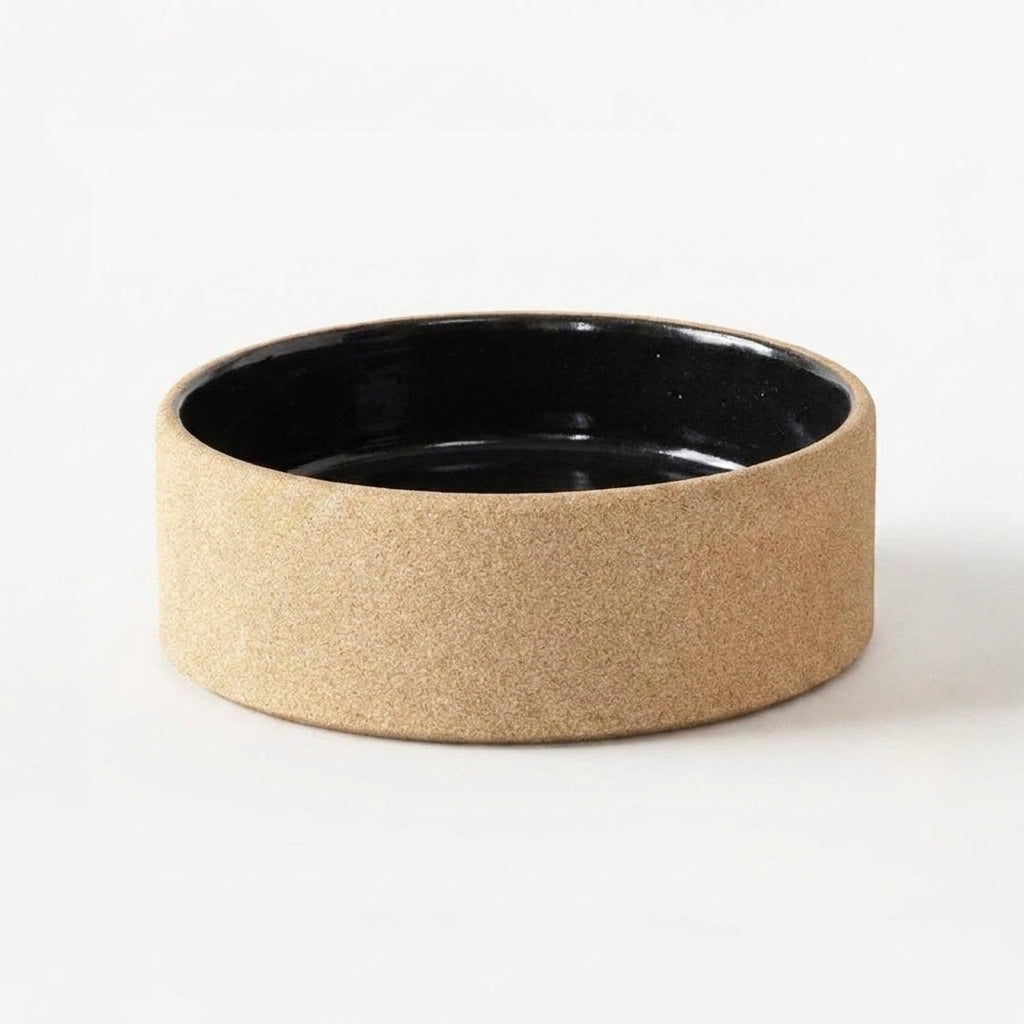 Comedouro Pet em cerâmica artesanal — tamanho 18 Ø x 6 CM, argila Cappuccino, esmalte Preto Ébano