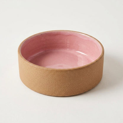 Comedouro Pet em cerâmica artesanal — tamanho 18 Ø x 6 CM, argila Cappuccino, esmalte Rosa Barbie