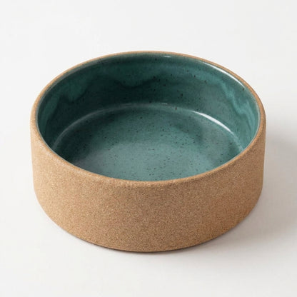 Comedouro Pet em cerâmica artesanal — tamanho 18 Ø x 6 CM, argila Cappuccino, esmalte Verde Exército