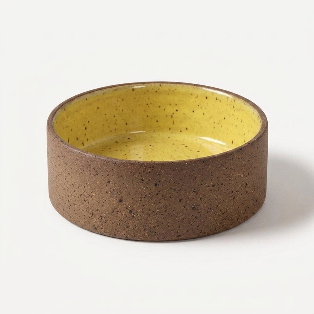 Comedouro Pet em cerâmica artesanal — tamanho 18 Ø x 6 CM, argila Flocos, esmalte Amarelo Intenso