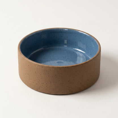 Comedouro Pet em cerâmica artesanal — tamanho 18 Ø x 6 CM, argila Flocos, esmalte Azul Safira