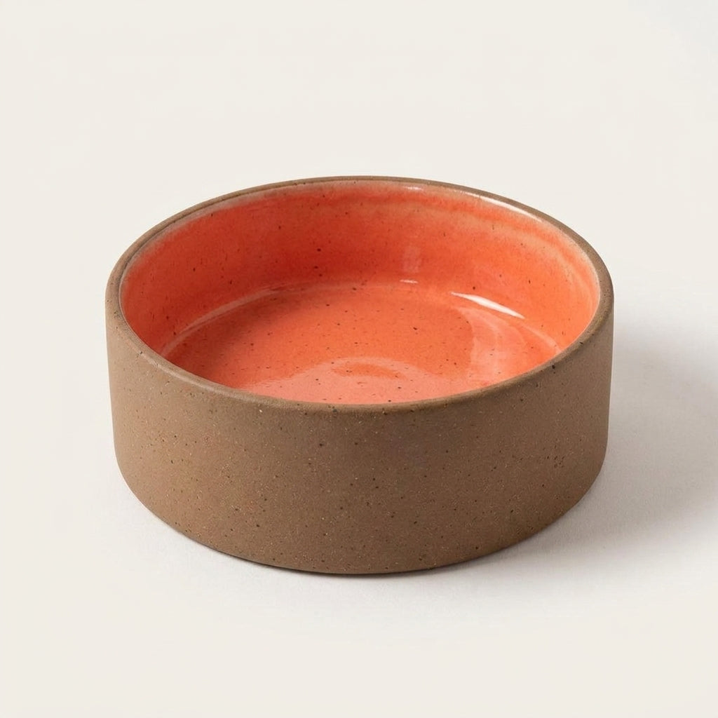 Comedouro Pet em cerâmica artesanal — tamanho 18 Ø x 6 CM, argila Flocos, esmalte Laranja Intenso