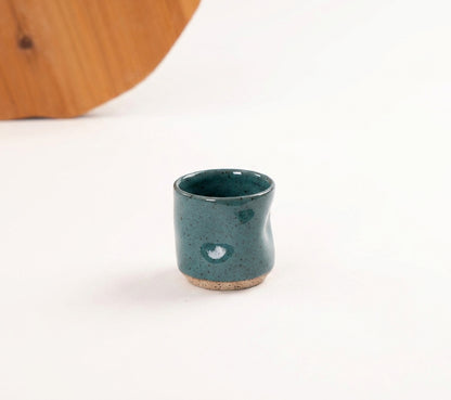 Copinho Amassadinho em cerâmica artesanal — argila Flocos, esmalte Verde Exército