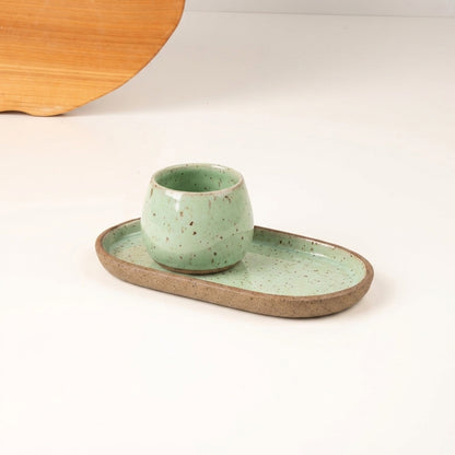Copinho Cumbuca com Pires Alongado em cerâmica artesanal — tamanho 100ML, argila Flocos, esmalte Verde Menta