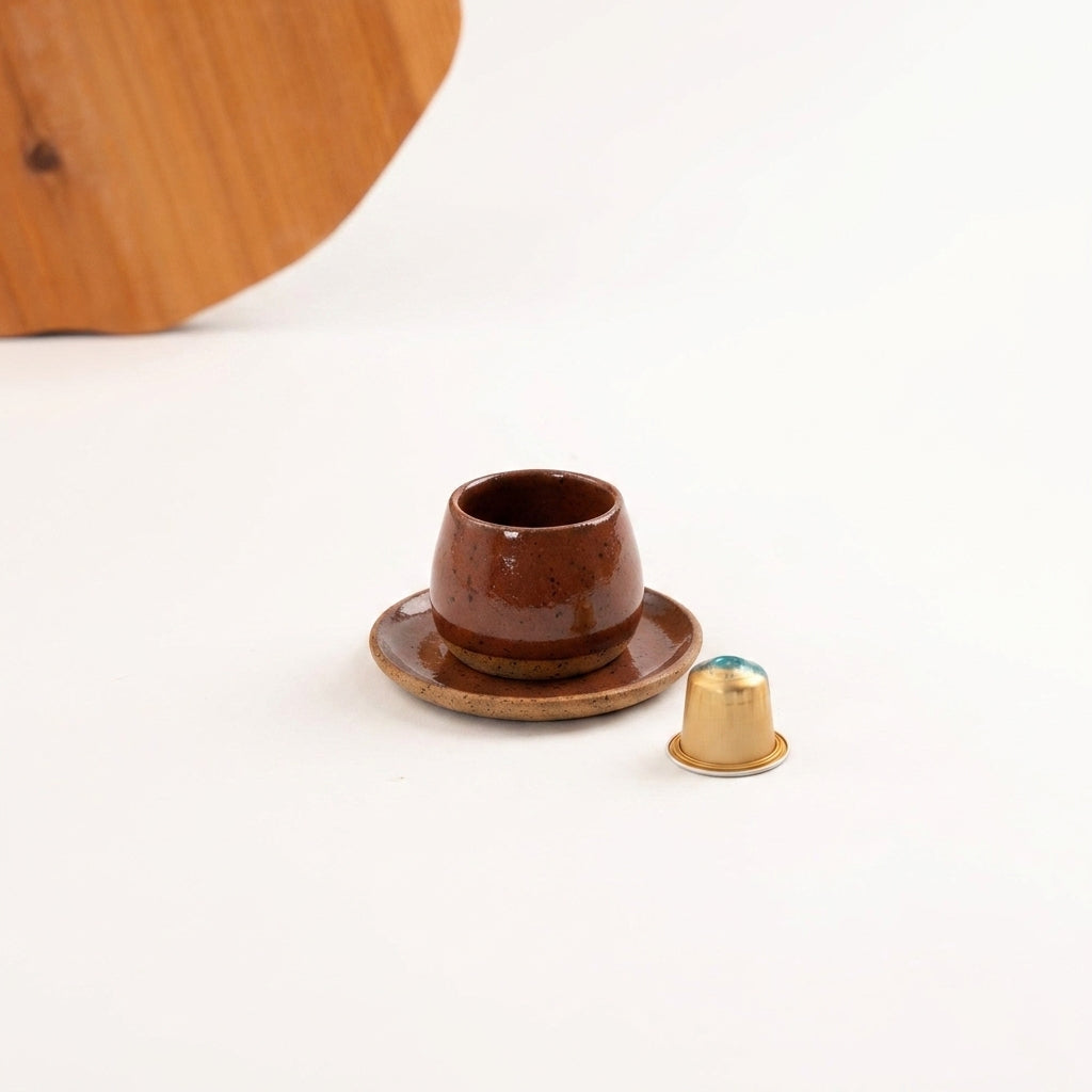 Copinho Cumbuca com Pires em cerâmica artesanal — tamanho 100ML, argila Flocos, esmalte Sol de Terracota