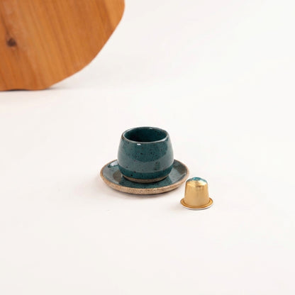 Copinho Cumbuca com Pires em cerâmica artesanal — tamanho 100ML, argila Flocos, esmalte Verde Exército