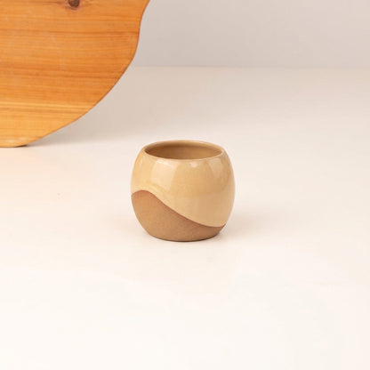 Copinho Esfera em cerâmica artesanal — argila Cappuccino, esmalte Pedra Sabão