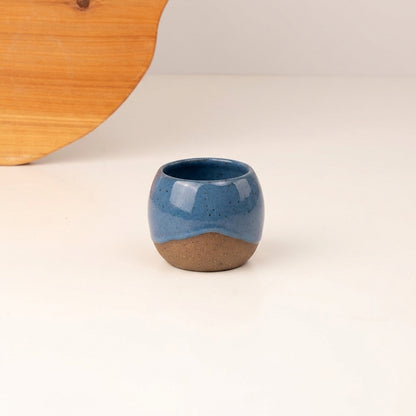 Copinho Esfera em cerâmica artesanal — argila Flocos, esmalte Azul Safira