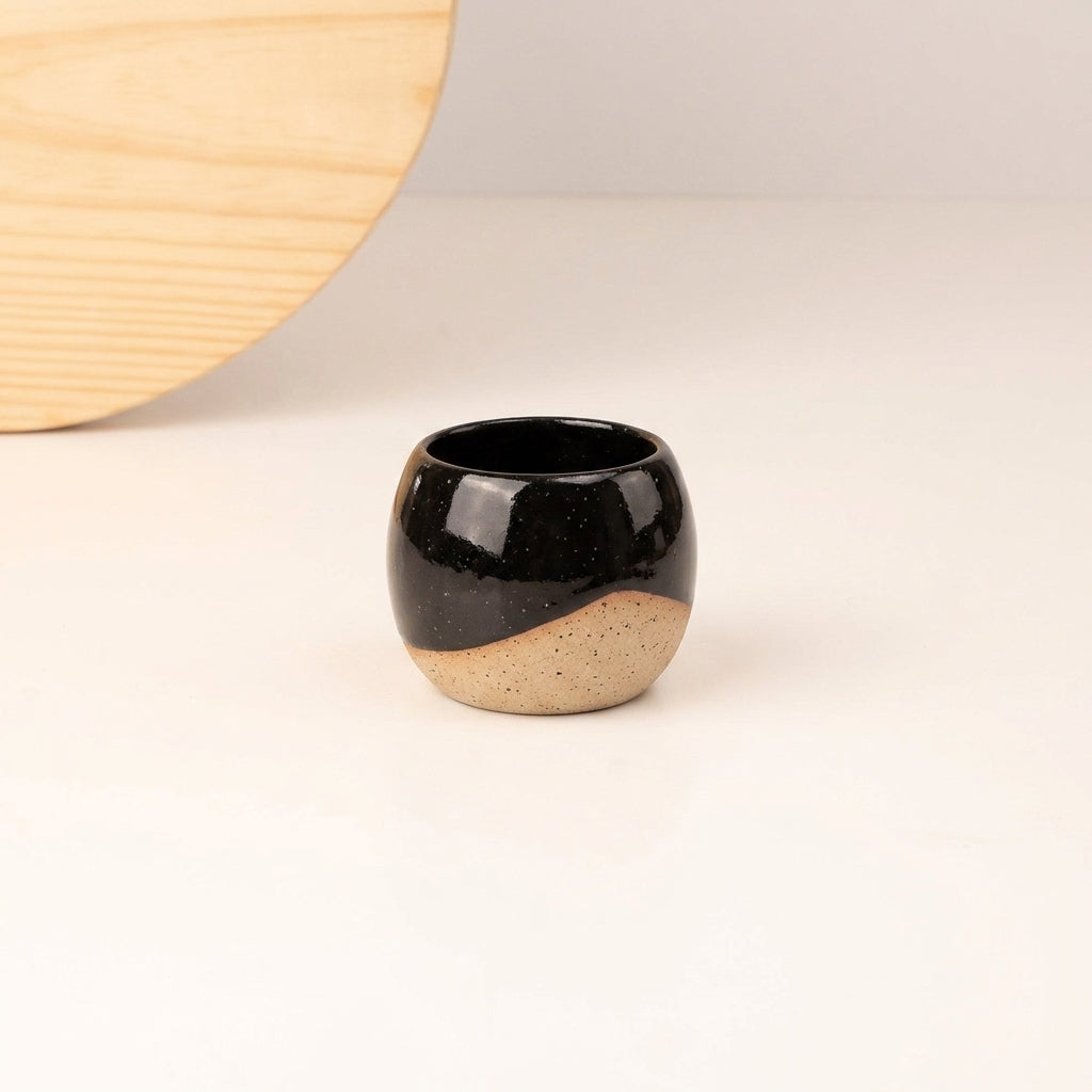 Copinho Esfera em cerâmica artesanal — argila Flocos, esmalte Preto Ébano