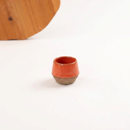Copinho Losango em cerâmica artesanal — argila Cappuccino, esmalte Laranja Intenso