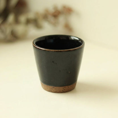 Copinho Tulipa em cerâmica artesanal — argila Flocos, esmalte Preto Ébano