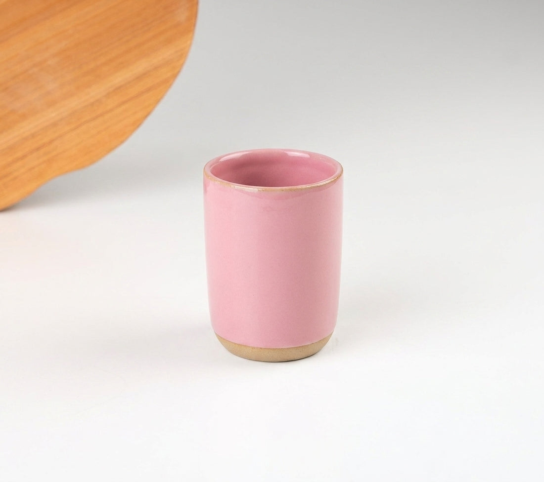 Copo Alto Encontro em cerâmica artesanal — argila Cappuccino, esmalte Rosa Barbie