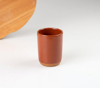 Copo Alto Encontro em cerâmica artesanal — argila Cappuccino, esmalte Sol de Terracota
