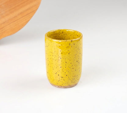 Copo Alto Encontro em cerâmica artesanal — argila Flocos, esmalte Amarelo Intenso