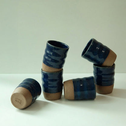 Copo Alto Orgânico em cerâmica artesanal — argila Cappuccino, esmalte Lazuli