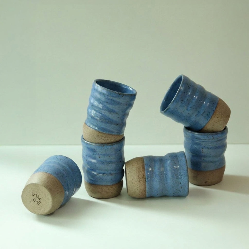 Copo Alto Orgânico em cerâmica artesanal — argila Flocos, esmalte Azul Safira