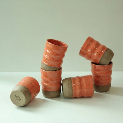 Copo Alto Orgânico em cerâmica artesanal — argila Flocos, esmalte Laranja Intenso