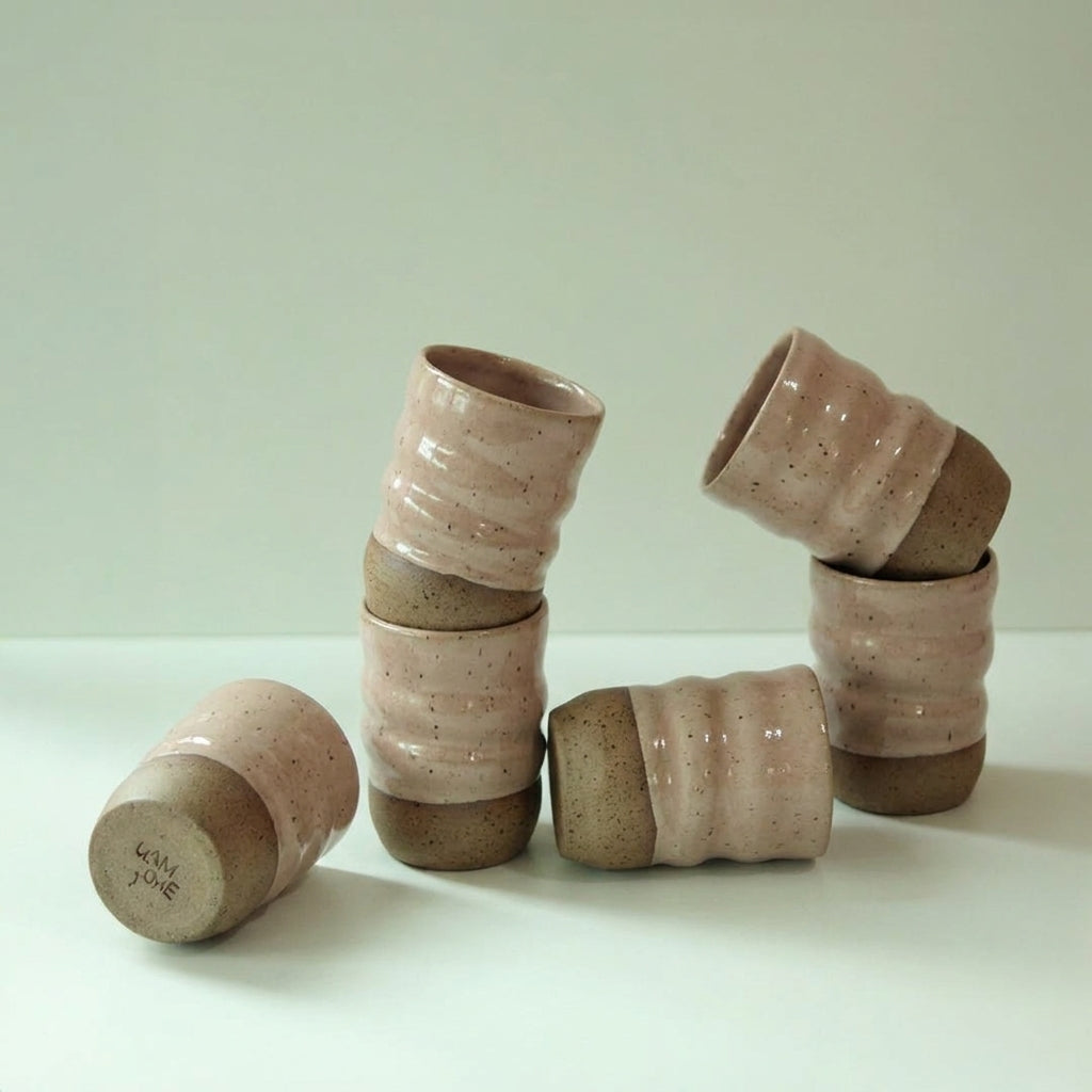 Copo Alto Orgânico em cerâmica artesanal — argila Flocos, esmalte Nude