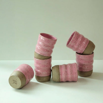 Copo Alto Orgânico em cerâmica artesanal — argila Flocos, esmalte Rosa Barbie