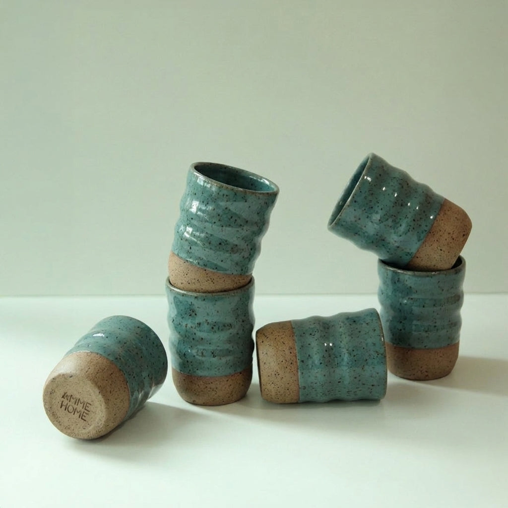 Copo Alto Orgânico em cerâmica artesanal — argila Flocos, esmalte Verde Exército