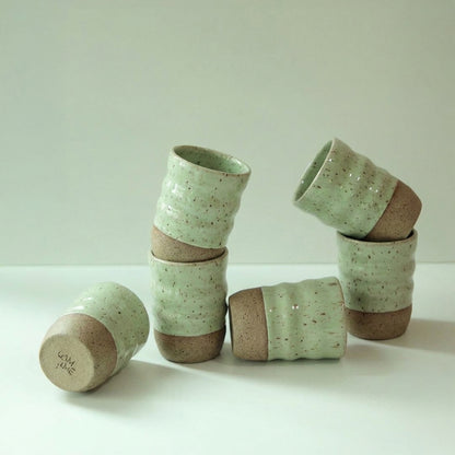 Copo Alto Orgânico em cerâmica artesanal — argila Flocos, esmalte Verde Menta