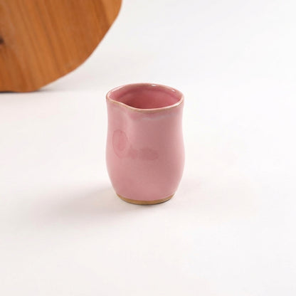 Copo Alto Pera em cerâmica artesanal — argila Cappuccino, esmalte Rosa Barbie