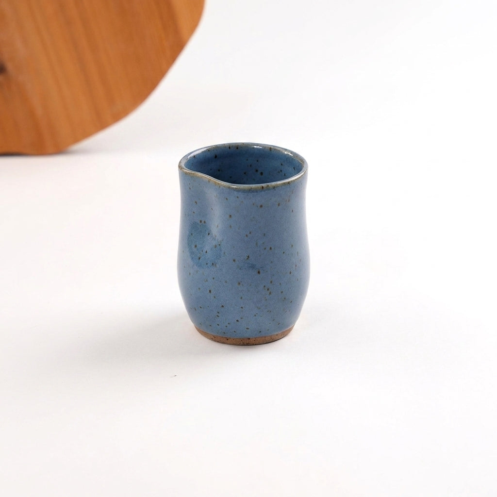 Copo Alto Pera em cerâmica artesanal — argila Flocos, esmalte Azul Safira