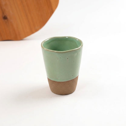 Copo Alto Tulipa em cerâmica artesanal — argila Cappuccino, esmalte Verde Menta