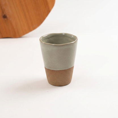 Copo Alto Tulipa em cerâmica artesanal — argila Cappuccino, esmalte Verde Pompeia