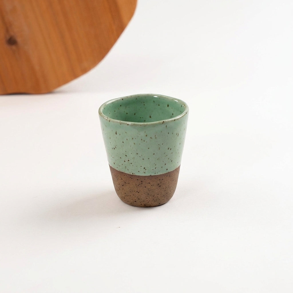 Copo Alto Tulipa em cerâmica artesanal — argila Flocos, esmalte Verde Menta