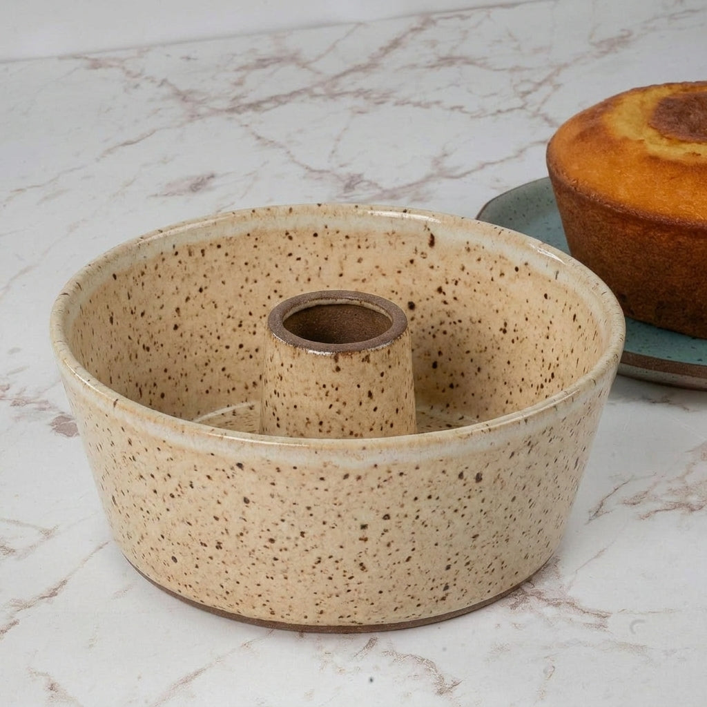 Forma para Bolo Redonda em cerâmica artesanal — argila Flocos, esmalte Pedra Sabão