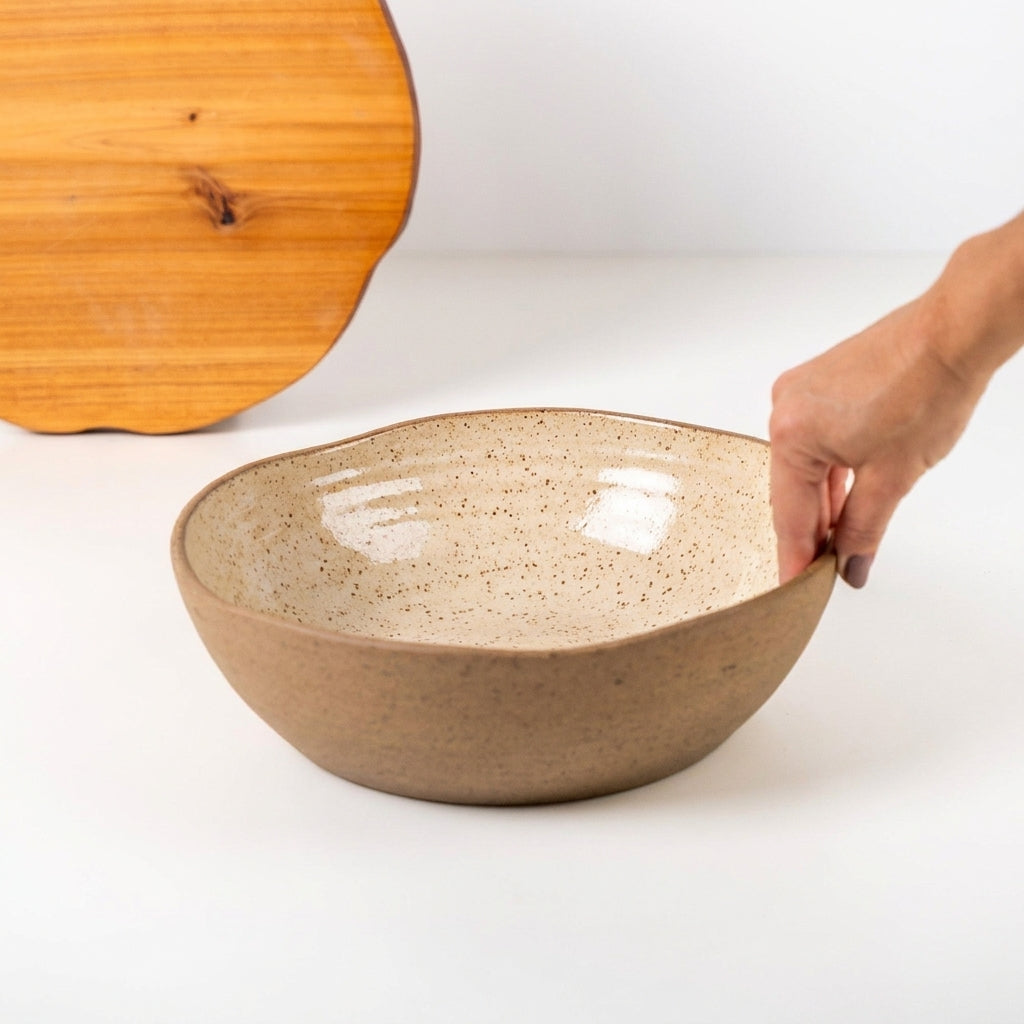 Fruteira redonda orgânica em cerâmica artesanal — argila Flocos, esmalte Pedra Sabão