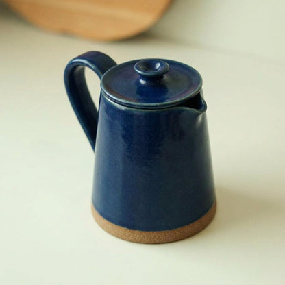 Jarra Água em cerâmica artesanal — argila Cappuccino, esmalte Lazuli