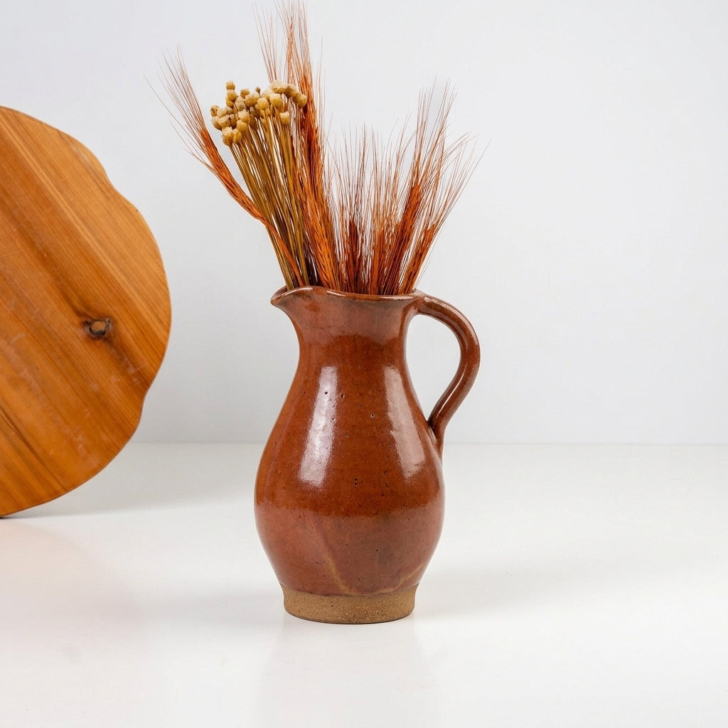 Jarra Silhueta em cerâmica artesanal — argila Cappuccino, esmalte Sol de Terracota