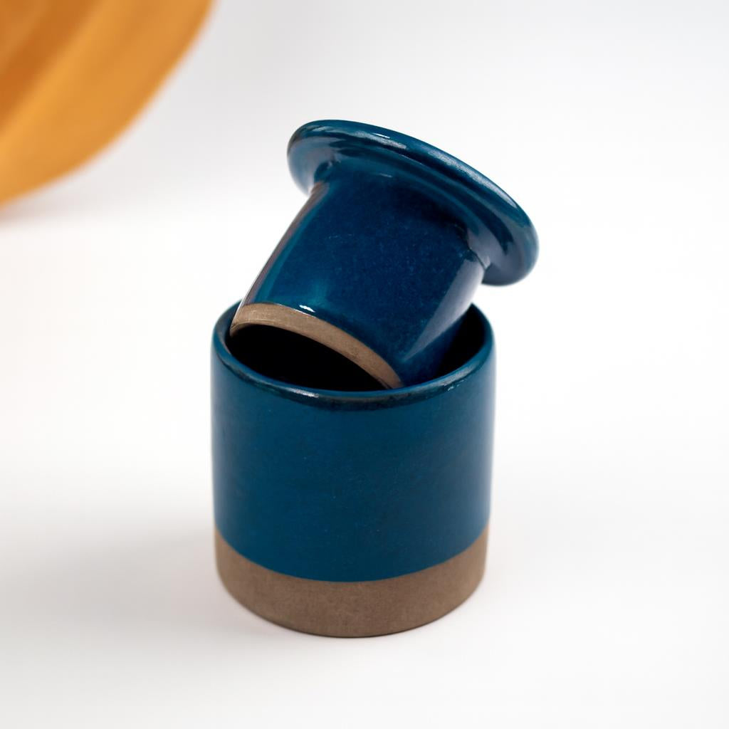 Manteigueira Francesa em cerâmica artesanal — argila Cappuccino, esmalte Lazuli