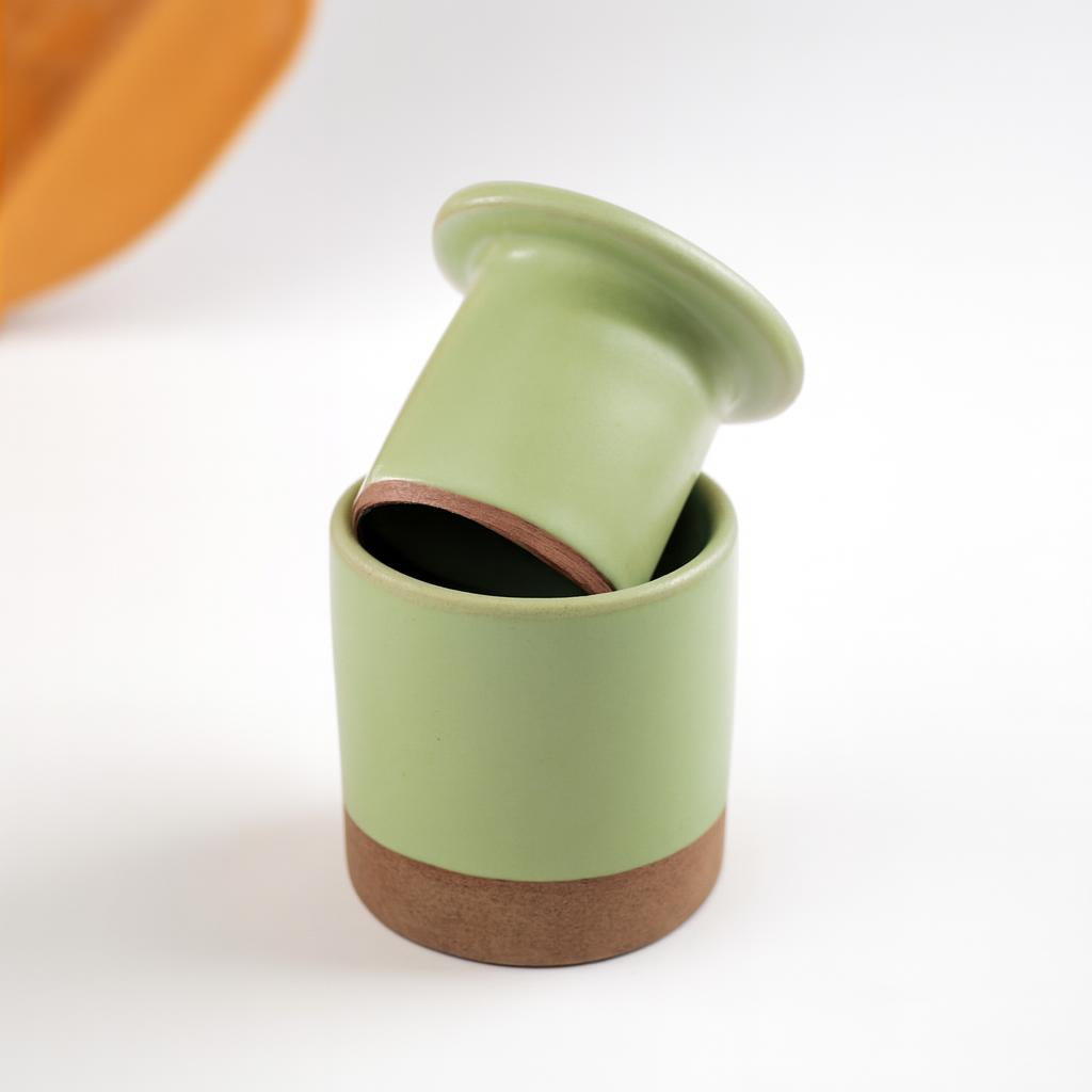 Manteigueira Francesa em cerâmica artesanal — argila Cappuccino, esmalte Verde Menta