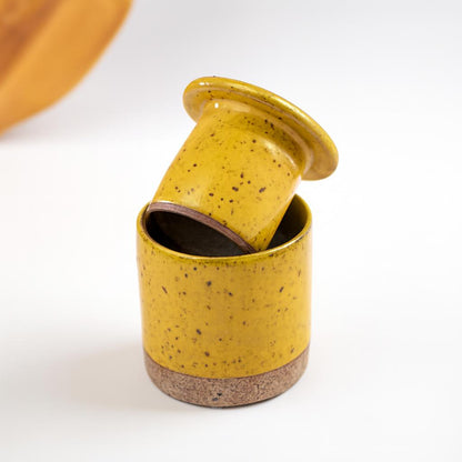 Manteigueira Francesa em cerâmica artesanal — argila Flocos, esmalte Amarelo Intenso