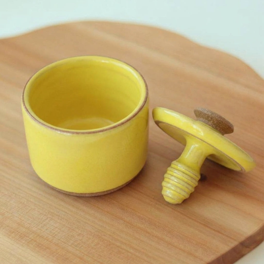 Meleira Reta em cerâmica artesanal — argila Cappuccino, esmalte Amarelo Intenso