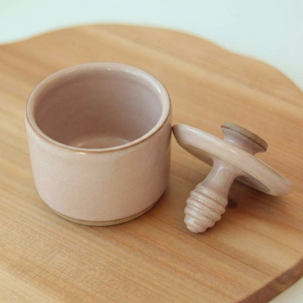 Meleira Reta em cerâmica artesanal — argila Cappuccino, esmalte Nude