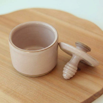 Meleira Reta em cerâmica artesanal — argila Cappuccino, esmalte Nude