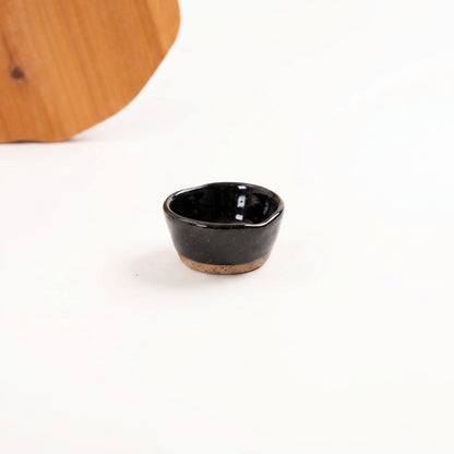 Mini bowl Coração em cerâmica artesanal — argila Flocos, esmalte Preto Ébano