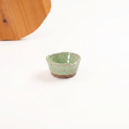 Mini bowl Coração em cerâmica artesanal — argila Flocos, esmalte Verde Menta