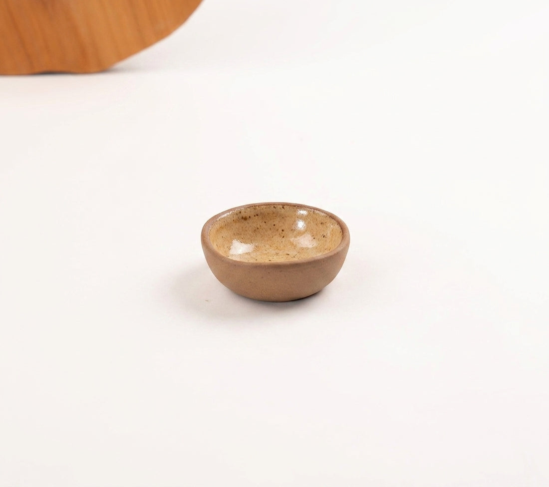 Mini Bowl Quadrado em cerâmica artesanal — argila Cappuccino, esmalte Pedra Sabão