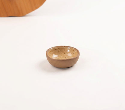 Mini Bowl Quadrado em cerâmica artesanal — argila Cappuccino, esmalte Pedra Sabão