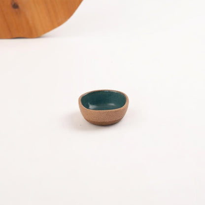Mini Bowl Quadrado em cerâmica artesanal — argila Cappuccino, esmalte Verde Exército