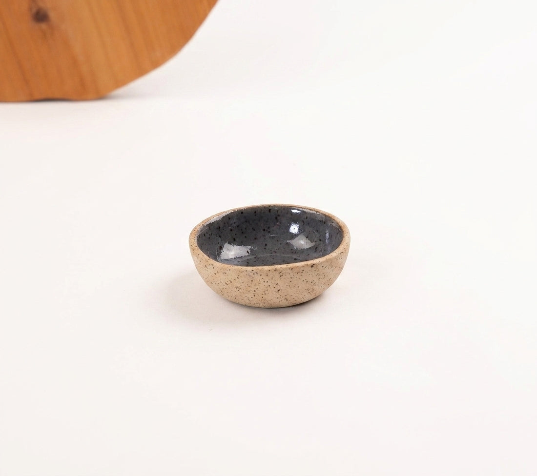 Mini Bowl Quadrado em cerâmica artesanal — argila Flocos, esmalte Grafite