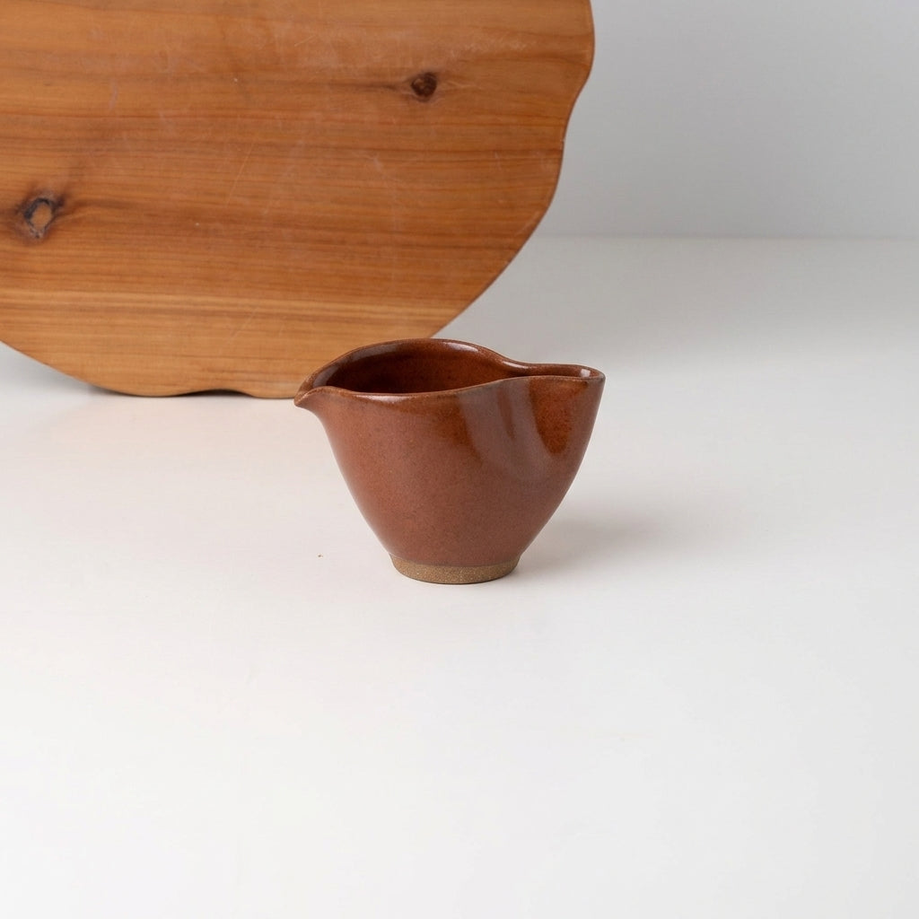 Molheira Andorinha em cerâmica artesanal — tamanho 100ml, argila Cappuccino, esmalte Sol de Terracota